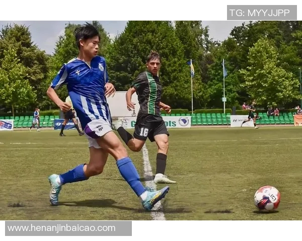 国足在下半场迎战克罗地亚全力以赴展现拼搏精神与团队合作
